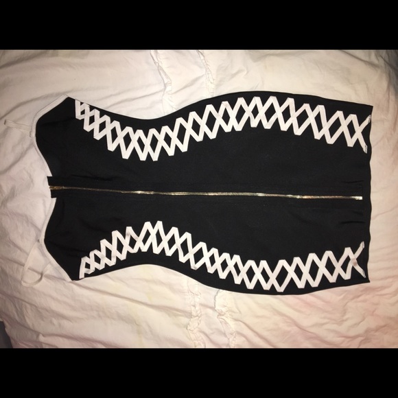 PrettyLittleThing Lattice Front Bodycon Dress - Picture 2 of 2